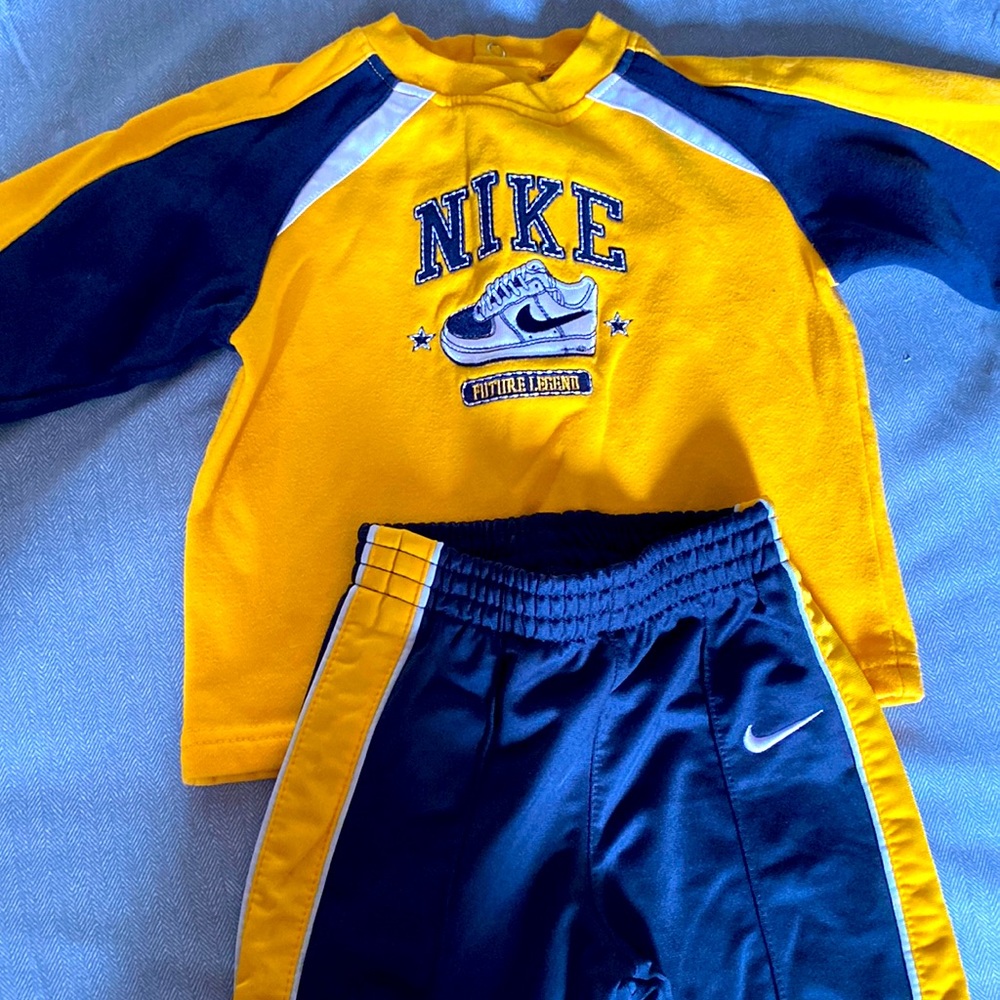 Nike sweatsuit